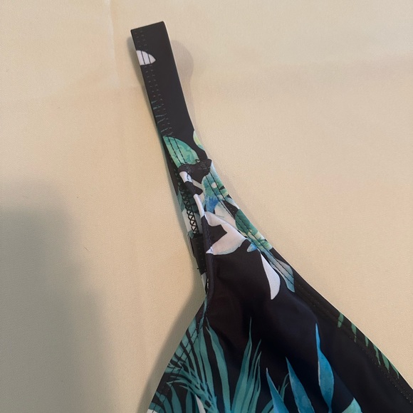 Ladies Multicolor Swim Top - Picture 3 of 6